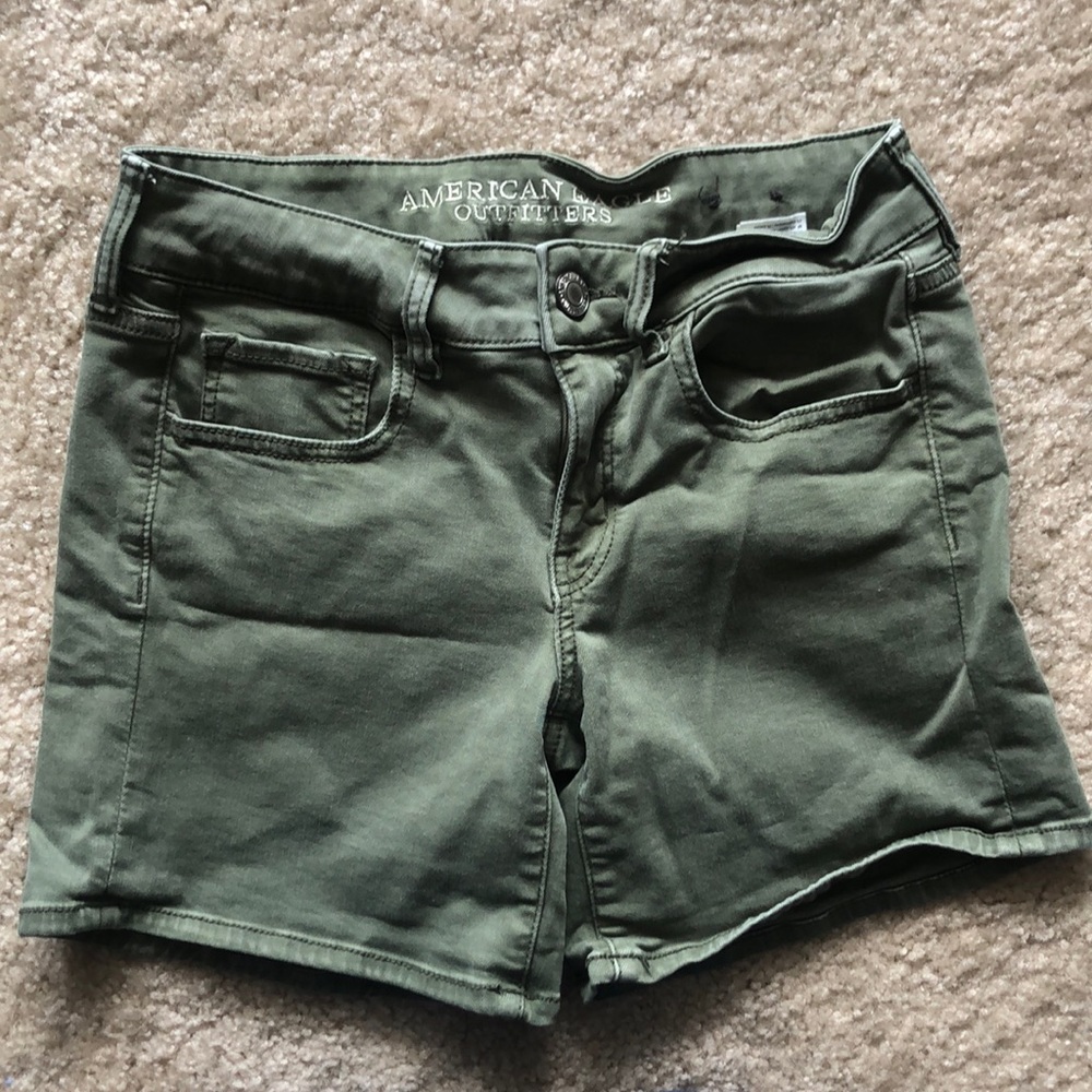 AEO Size 4 Super Stretch Midi Short